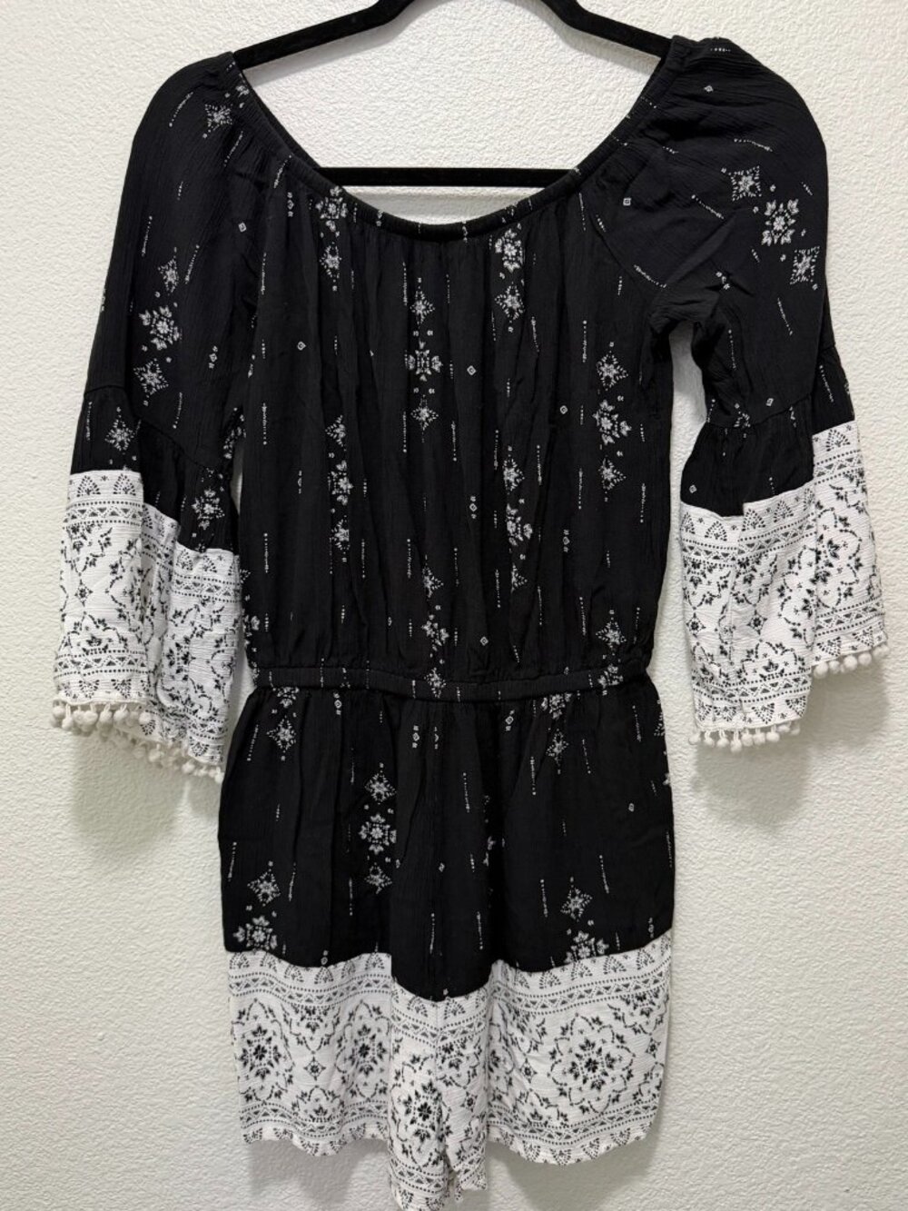 MUDD black and white floral romper, lightweight, size XS